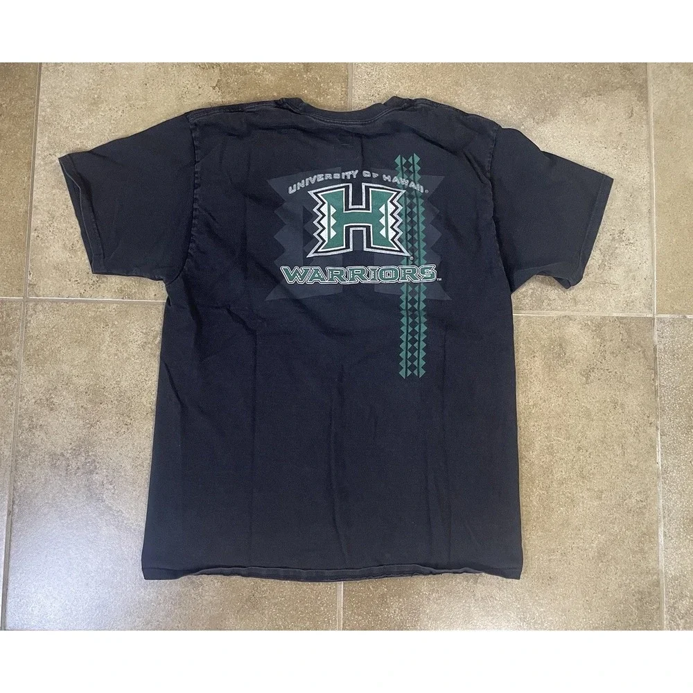 University Of Hawaii Warriors Mens Sz L Faded Black Graphic T-Shirt
